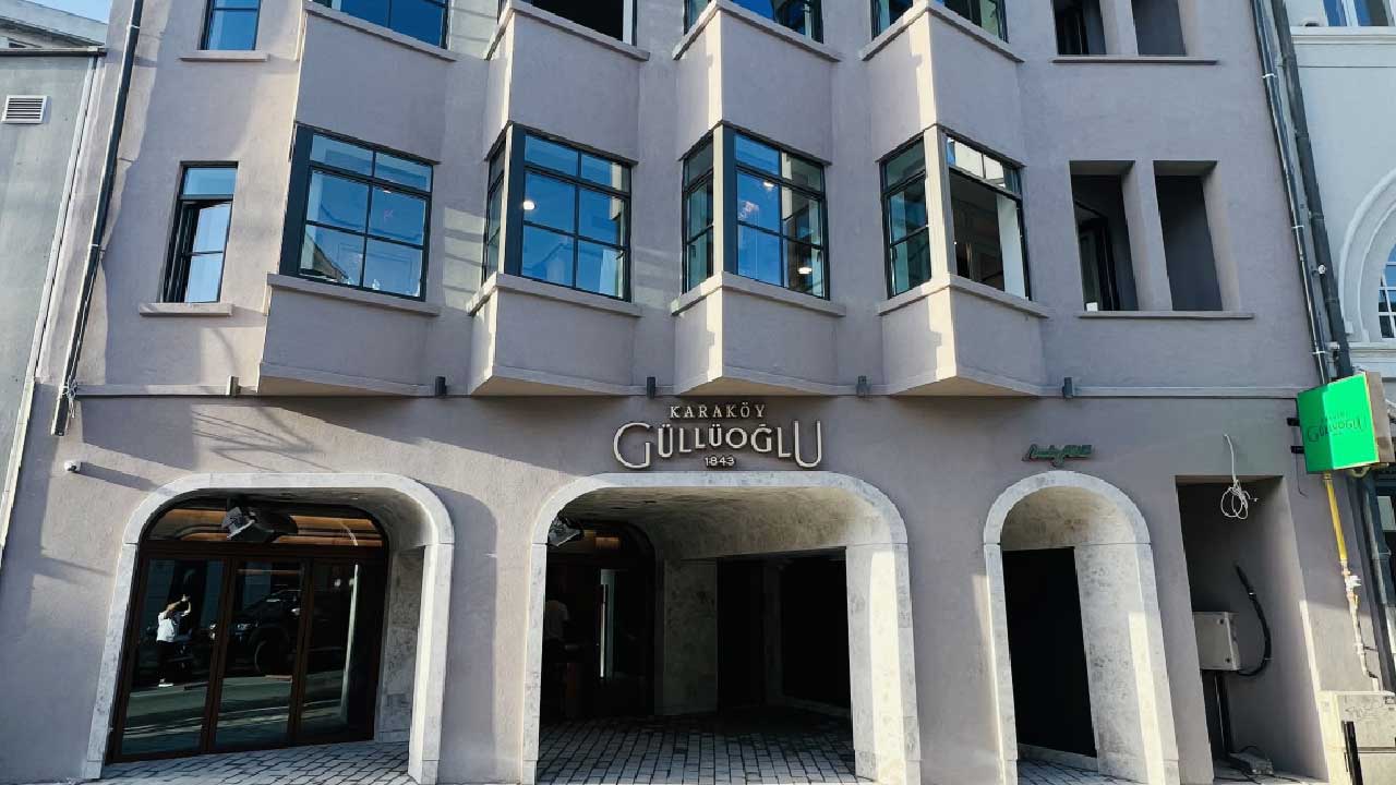 karaköy güllüoğlu yeni binası