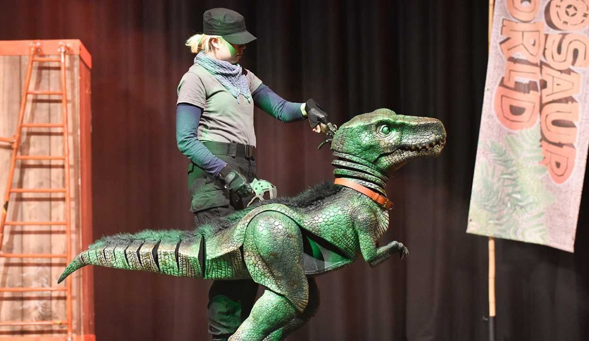DINOSAUR WORLD LIVE