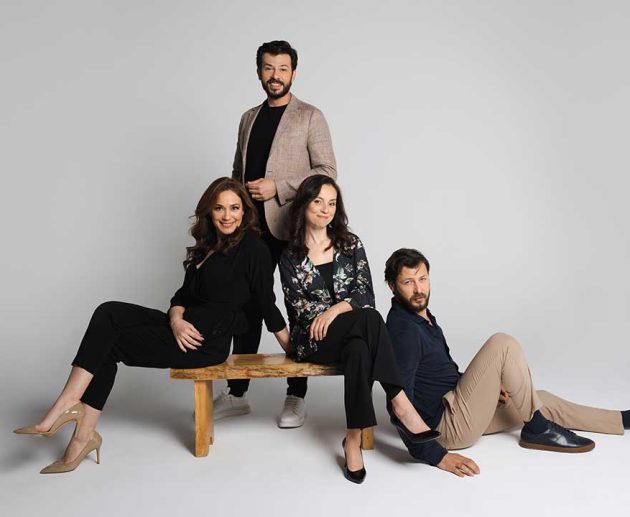 Dostlarla Akşam Yemeği